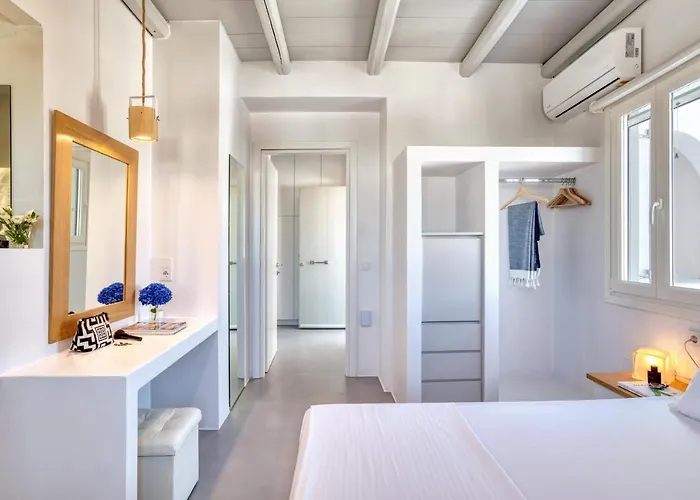 White Cliff Apartment Naoussa