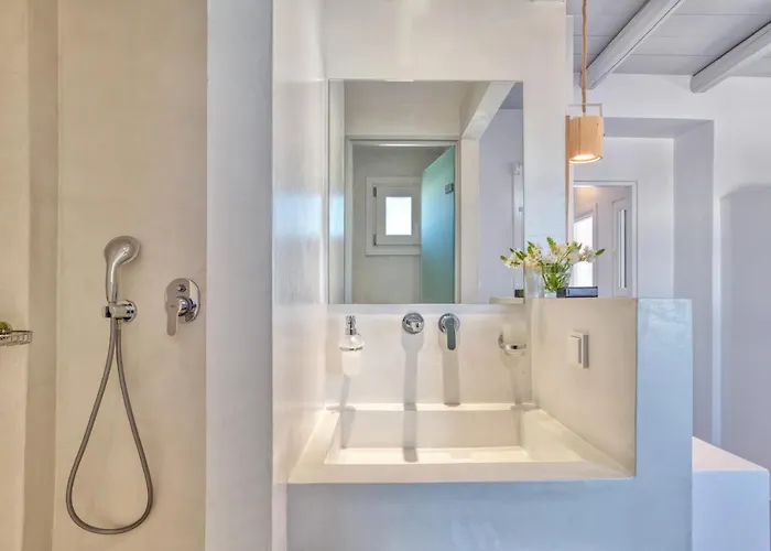 White Cliff Apartment