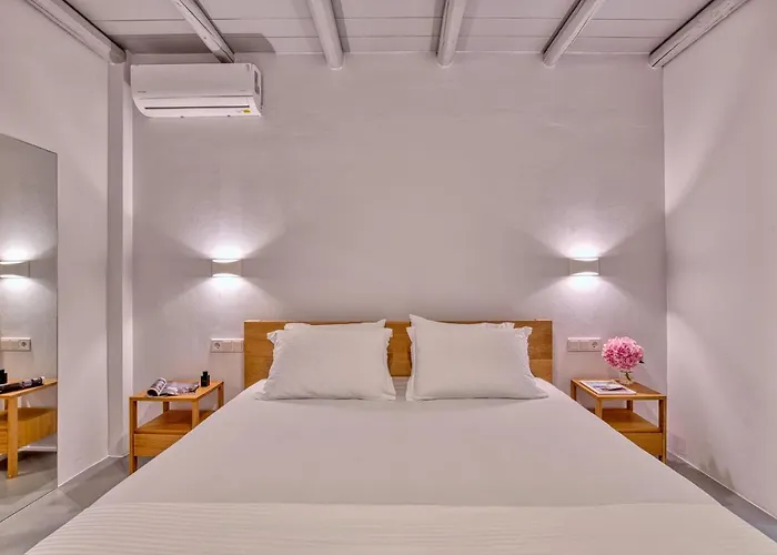 White Cliff Apartment *