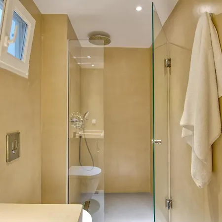 White Cliff Apartment *