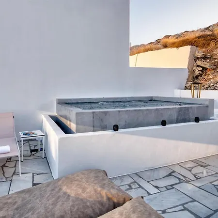 White Cliff Apartment