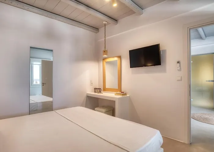 White Cliff Apartamento Naousa