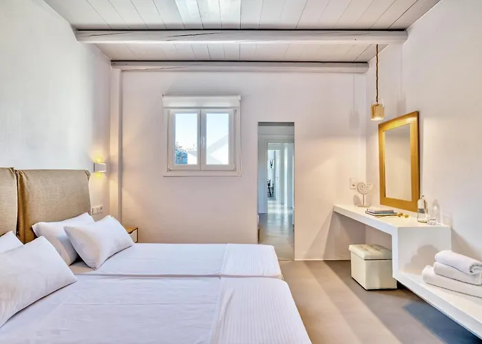 White Cliff Apartamento Naousa