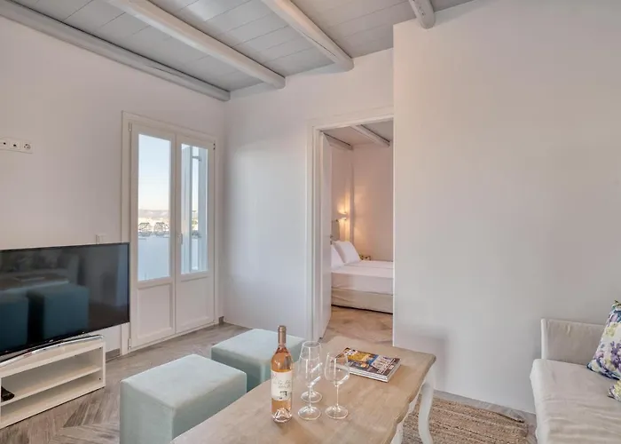 White Cliff Apartamento Naousa