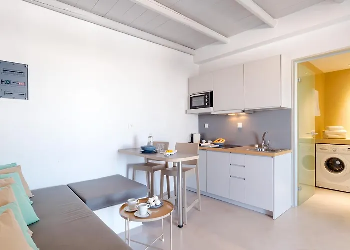 White Cliff Apartamento Naousa