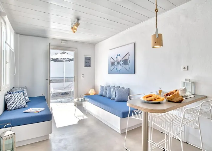 White Cliff * Naousa