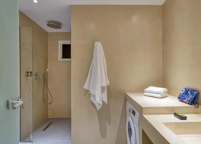 White Cliff Apartamento Naousa